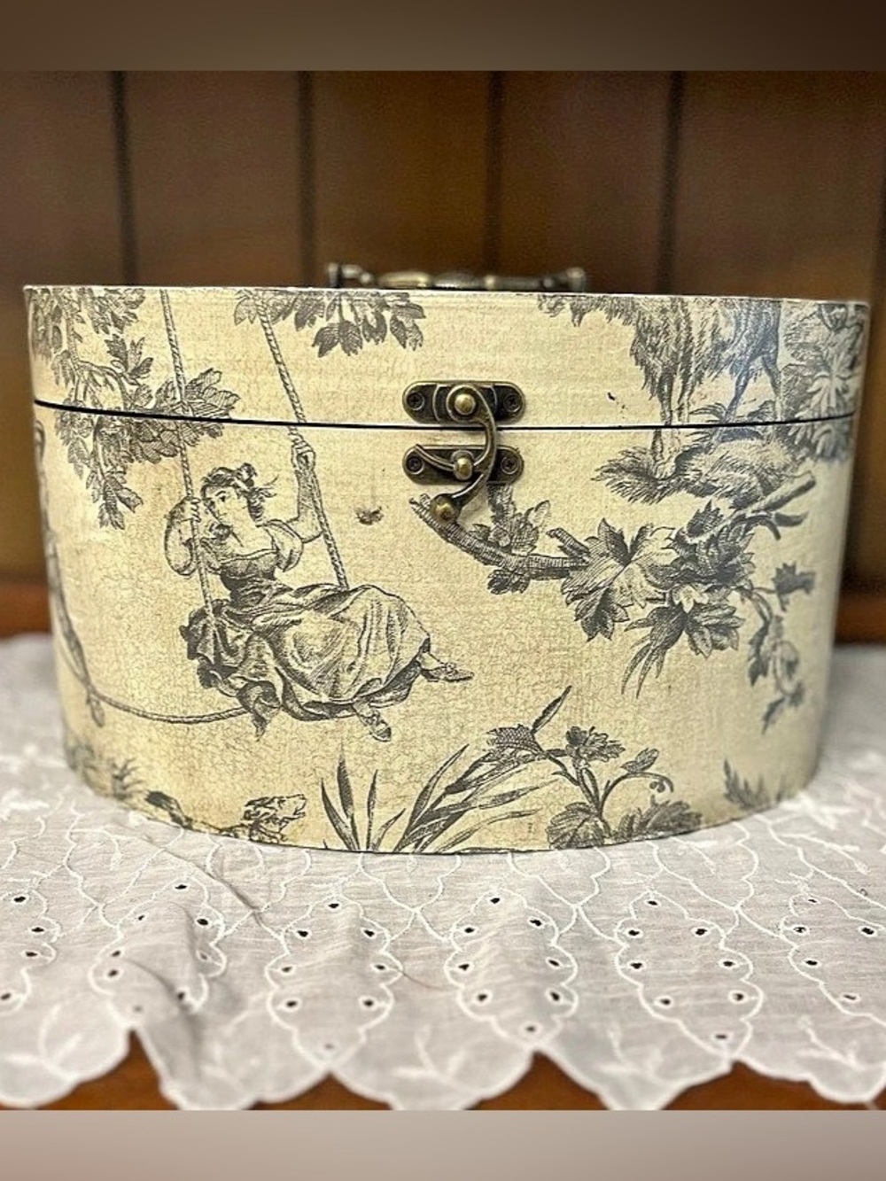 Vintage Toile de Jouy Print Storage Case in Cream & Black